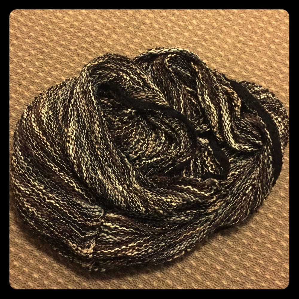 Silver sparkles sophisticated infinity scarf💋